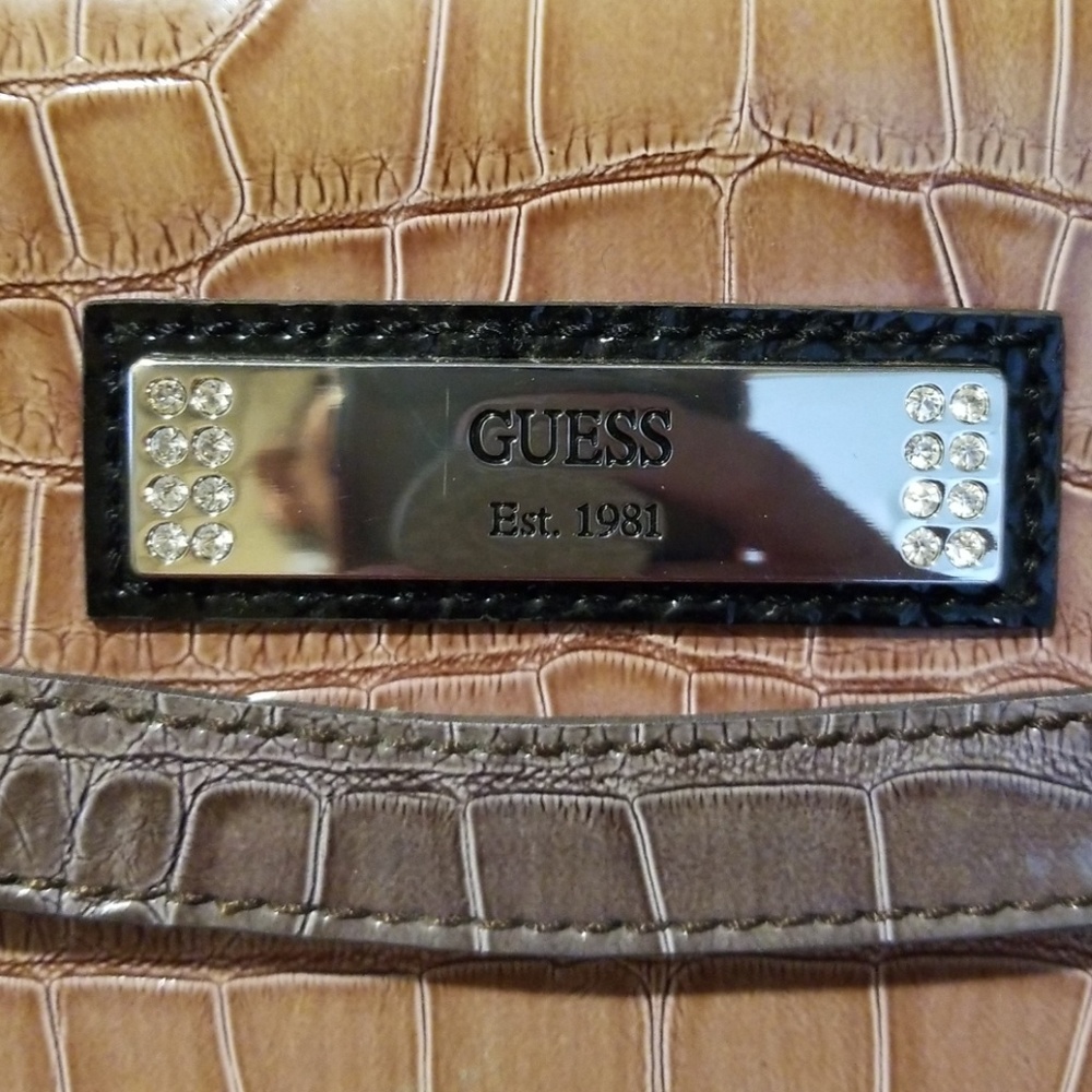 Guess Purse - Picture 6 of 6